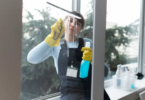 Nettoyage de vitres intérieures et extérieures à la Tour-en-Maurienne